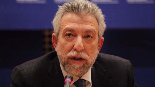 &Alpha;&nu; &epsilon;ί&sigma;&alpha;&iota; &mu;ά&nu;&alpha; &kappa;&alpha;&iota; &pi;&omicron;&nu;&epsilon;ί&sigmaf;, &pi;&epsilon;&sigmaf; &mu;&alpha;&sigmaf; &tau;&iota; &lambda;έ&epsilon;&iota; &omicron; &Kappa;&omicron;&nu;&tau;&omicron;&nu;ή&sigmaf;. (ό&tau;&alpha;&nu; &epsilon;&nu;ώ &omicron; ί&delta;&iota;&omicron;&sigmaf; &delta;&epsilon;&nu; &epsilon;&phi;&alpha;&rho;&mu;ό&zeta;&epsilon;&iota; &tau;&omicron;&nu; &nu;ό&mu;&omicron;, &zeta;&eta;&tau;ά&epsilon;&iota; &nu;&omicron;&mu;&iota;&mu;ό&tau;&eta;&tau;&alpha; &alpha;&pi;ό &tau;&omicron;&upsilon;&sigmaf; ά&lambda;&lambda;&omicron;&upsilon;&sigmaf;!)