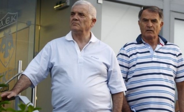 &Tau;&Epsilon;&Lambda;&Iota;&Kappa;&Alpha; &Omicron; &Nu;&Tau;&Omicron;&Upsilon;&Sigma;&Kappa;&Omicron; &Epsilon;&Phi;&Upsilon;&Gamma;&Epsilon; Ή &Tau;&Omicron;&Nu; &laquo;&Epsilon;&Phi;&Upsilon;&Gamma;&Alpha;&Nu;&raquo;; (&Delta;&Epsilon;&Upsilon;&Tau;&Epsilon;&Rho;&Eta; &Phi;&Omicron;&Rho;&Alpha; &Pi;&Omicron;&Upsilon; &Phi;&Epsilon;&Upsilon;&Gamma;&Epsilon;&Iota; &Epsilon;&Xi;&Alpha;&Iota;&Tau;&Iota;&Alpha;&Sigma; &Tau;&Omicron;&Upsilon; &laquo;&Tau;&Iota;&Gamma;&Rho;&Eta;&raquo;)