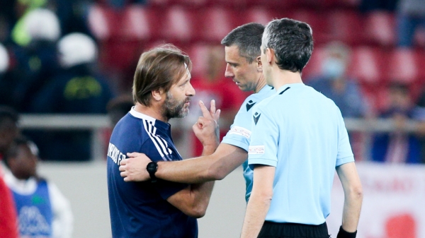 &Omicron;&Tau;&Alpha;&Nu; &Omicron;&Iota; &Gamma;&Alpha;&Upsilon;&Rho;&Omicron;&Iota; &Pi;&Alpha;&Theta;&Alpha;&Iota;&Nu;&Omicron;&Upsilon;&Nu; &Pi;&Alpha;&Rho;&Alpha;&Kappa;&Rho;&Omicron;&Upsilon;&Sigma;&Eta; (&Kappa;&Alpha;&Iota; &Delta;&Iota;&Alpha;&Sigma;&Kappa;&Epsilon;&Delta;&Alpha;&Zeta;&Omicron;&Upsilon;&Nu; &Omicron;&Lambda;&Omicron;&Upsilon;&Sigma; &Tau;&Omicron;&Upsilon;&Sigma; &Upsilon;&Pi;&Omicron;&Lambda;&Omicron;&Iota;&Pi;&Omicron;&Upsilon;&Sigma;)