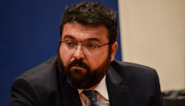 &Omicron;&Tau;&Alpha;&Nu; &Omicron; &Beta;&Alpha;&Sigma;&Iota;&Lambda;&Epsilon;&Iota;&Alpha;&Delta;&Eta;&Sigma; &laquo;&Delta;&Iota;&Epsilon;&Upsilon;&Kappa;&Omicron;&Lambda;&Upsilon;&Nu;&Epsilon;&Iota;&raquo; &Tau;&Omicron;&Upsilon;&Sigma; &Iota;&Delta;&Iota;&Omicron;&Kappa;&Tau;&Eta;&Tau;&Epsilon;&Sigma; &Tau;&Omega;&Nu; &Pi;.&Alpha;.&Epsilon;. (&Alpha;&Pi;&Omicron; &Tau;&Eta; &Sigma;&Kappa;&Upsilon;&Lambda;&Alpha; &Sigma;&Tau;&Eta;&Nu; &Chi;&Alpha;&Rho;&Upsilon;&Beta;&Delta;&Eta; &Tau;&Omicron; &Epsilon;&Pi;&Alpha;&Gamma;&Gamma;&Epsilon;&Lambda;&Mu;&Alpha;&Tau;&Iota;&Kappa;&Omicron; &Pi;&Omicron;&Delta;&Omicron;&Sigma;&Phi;&Alpha;&Iota;&Rho;&Omicron;)