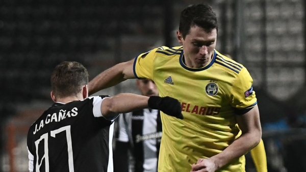 &Omicron;&Tau;&Alpha;&Nu; &Eta; &Omicron;&Mu;&Alpha;&Delta;&Alpha; &Kappa;&Omicron;&Rho;&Omicron;Ϊ&Delta;&Epsilon;&Upsilon;&Epsilon;&Iota; &Xi;&Epsilon;&Delta;&Iota;&Alpha;&Nu;&Tau;&Rho;&Omicron;&Pi;&Alpha; &Tau;&Omicron;&Nu; &Kappa;&Omicron;&Sigma;&Mu;&Omicron; &Tau;&Eta;&Sigma; (&Epsilon;&Iota;&Nu;&Alpha;&Iota; &Delta;&Iota;&Alpha;&Phi;&Omicron;&Rho;&Epsilon;&Tau;&Iota;&Kappa;&Omicron; &Nu;&Alpha; &Epsilon;&Iota;&Sigma;&Alpha;&Iota; &laquo;&Gamma;&Alpha;&Upsilon;&Rho;&Omicron;&Sigma; &Tau;&Omicron;&Upsilon; &Beta;&Omicron;&Rho;&Rho;&Alpha;&raquo; &Alpha;&Phi;&Omicron;&Upsilon;)