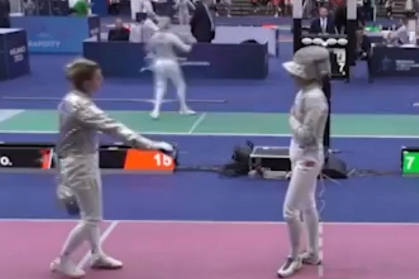 &Mu;&Epsilon; &Tau;&Omicron; &Zeta;&Omicron;&Rho;&Iota; &Phi;&Iota;&Lambda;&Omicron;&Iota; &Gamma;&Iota;&Nu;&Epsilon;&Tau;&Alpha;&Iota;; (&Eta; &Xi;&Epsilon;&Phi;&Tau;&Iota;&Lambda;&Alpha; &Epsilon;&Iota;&Nu;&Alpha;&Iota; &Mu;&Epsilon;&Gamma;&Alpha;&Lambda;&Upsilon;&Tau;&Epsilon;&Rho;&Eta; &Eta;&Tau;&Tau;&Alpha; &Alpha;&Pi;&Omicron; &Epsilon;&Nu;&Alpha; &laquo;&Nu;&Tau;&Iota;&Sigma;&Kappa;&Alpha;&Lambda;&Iota;&Phi;&Iota;&Epsilon;&raquo;)