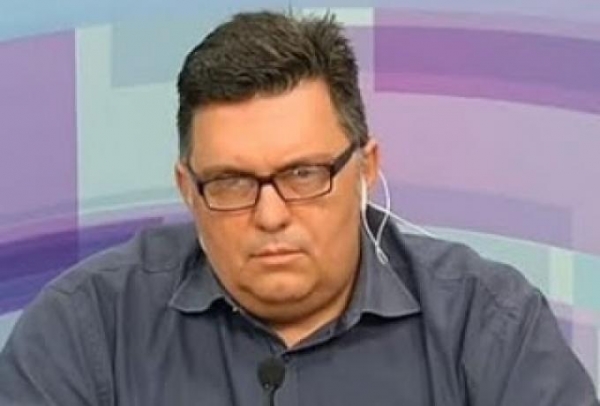 &Omicron; &Kappa;&Epsilon;&Tau;&Sigma;&Epsilon;&Tau;&Zeta;&Omicron;&Gamma;&Lambda;&Omicron;&Upsilon; &Epsilon;&Iota;&Nu;&Alpha;&Iota; &Omicron; &Nu;&Epsilon;&Omicron;&Sigma; &laquo;&Psi;&Epsilon;&Upsilon;&Tau;&Eta;&Sigma;&raquo; &Tau;&Eta;&Sigma; &Pi;.&Alpha;.&Epsilon;. (&Omicron;&Tau;&Alpha;&Nu; &Omicron; &Delta;&Eta;&Mu;&Eta;&Tau;&Rho;&Eta;&Sigma; &Alpha;&Pi;&Omicron;&Kappa;&Alpha;&Tau;&Epsilon;&Sigma;&Tau;&Eta;&Sigma;&Epsilon; &Tau;&Omicron;&Nu; &Kappa;&Omega;&Sigma;&Tau;&Alpha;)