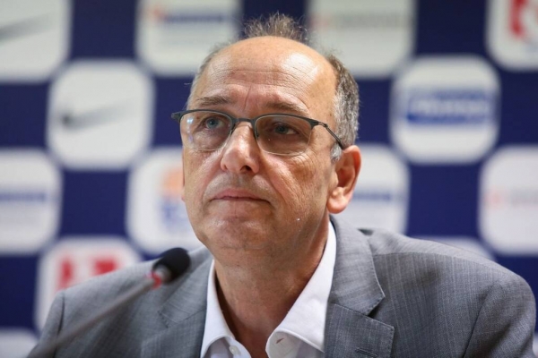 &Omicron;&Tau;&Alpha;&Nu; &Eta; &Nu;&Epsilon;&Alpha; &Epsilon;.&Omicron;.&Kappa;. &Mu;&Omicron;&Iota;&Alpha;&Zeta;&Epsilon;&Iota; &Epsilon;&Pi;&Iota;&Kappa;&Iota;&Nu;&Delta;&Upsilon;&Nu;&Alpha; &Mu;&Epsilon; &Tau;&Eta;&Nu; &Pi;&Alpha;&Lambda;&Iota;&Alpha; (&Omicron; &Lambda;&Iota;&Omicron;&Lambda;&Iota;&Omicron;&Sigma; &Chi;&Epsilon;&Iota;&Rho;&Omicron;&Tau;&Epsilon;&Rho;&Omicron;&Sigma; &Tau;&Omicron;&Upsilon; &Beta;&Alpha;&Sigma;&Iota;&Lambda;&Alpha;&Kappa;&Omicron;&Pi;&Omicron;&Upsilon;&Lambda;&Omicron;&Upsilon;;)