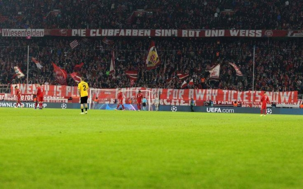 &Gamma;&Lambda;&Upsilon;&Tau;&Omega;&Sigma;&Epsilon; &Tau;&Eta;&Nu; &Tau;&Iota;&Mu;&Omega;&Rho;&Iota;&Alpha; &Tau;&Omicron;&Upsilon; &Gamma;&Eta;&Pi;&Epsilon;&Delta;&Omicron;&Upsilon; &Alpha;&Lambda;&Lambda;&Alpha; &Omicron;&Chi;&Iota; &Kappa;&Alpha;&Iota; &Tau;&Eta;&Nu; &Xi;&Epsilon;&Phi;&Tau;&Iota;&Lambda;&Alpha; (&Mu;&Epsilon;&Tau;&Alpha; &Tau;&Omicron;&Upsilon;&Sigma; &Phi;&Tau;&Alpha;&Iota;&Nu;&Epsilon; &Omicron;&Iota; &laquo;&Pi;&Alpha;&Gamma;&Iota;&Delta;&Epsilon;&Sigma;&raquo; &Tau;&Omega;&Nu; &Alpha;&Lambda;&Lambda;&Omega;&Nu;)