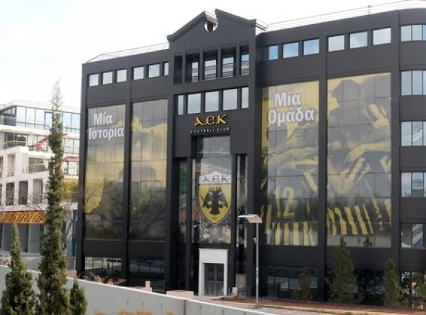 &Omicron;&Iota; &laquo;&Pi;&Alpha;&Nu;&Tau;&Alpha;&Chi;&Omicron;&Upsilon; &Pi;&Alpha;&Rho;&Omicron;&Nu;&Tau;&Epsilon;&Sigma;&raquo; &Pi;&Alpha;&Rho;&Omicron;&Upsilon;&Sigma;&Iota;&Alpha;&Zeta;&Omicron;&Upsilon;&Nu;  &Tau;&Omicron;&Nu; 5o &Iota;&Sigma;&Omicron;&Lambda;&Omicron;&Gamma;&Iota;&Sigma;&Mu;&Omicron; &Tau;&Eta;&Sigma; &Pi;.&Alpha;.&Epsilon;. (&Eta; &Chi;&Rho;&Omicron;&Nu;&Iota;&Alpha; &Tau;&Omega;&Nu; &Omicron;&Mu;&Iota;&Lambda;&Omega;&Nu; &Tau;&Omicron;&Upsilon; CHAMPIONS LEAGUE)