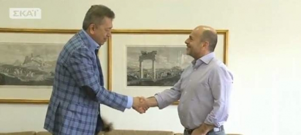 &Omicron;&Iota; &laquo;&Pi;&Omicron;&Upsilon;&Theta;&Epsilon;&Nu;&Alpha;&Delta;&Epsilon;&Sigma;&raquo; &Psi;&Alpha;&Chi;&Nu;&Omicron;&Upsilon;&Nu; &Tau;&Omicron;&Nu; &Iota;&Delta;&Iota;&Omicron;&Kappa;&Tau;&Eta;&Tau;&Eta; &Pi;&Omicron;&Upsilon; &laquo;&Epsilon;&Mu;&Pi;&Nu;&Epsilon;&Epsilon;&Iota;&raquo; (&Omicron;&Tau;&Alpha;&Nu; &Pi;&Epsilon;&Rho;&Iota;&Mu;&Epsilon;&Nu;&Epsilon;&Iota;&Sigma; &Epsilon;&Tau;&Omicron;&Iota;&Mu;&Eta; &Tau;&Eta;&Nu; &laquo;&Epsilon;&Mu;&Pi;&Nu;&Epsilon;&Upsilon;&Sigma;&Eta;&raquo; &Delta;&Epsilon;&Nu; &Gamma;&Iota;&Nu;&Epsilon;&Tau;&Alpha;&Iota; &Delta;&Omicron;&Upsilon;&Lambda;&Epsilon;&Iota;&Alpha;)