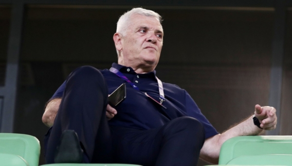 &Omicron; &Mu;&Omicron;&Nu;&Omicron;&Phi;&Alpha;&Gamma;&Alpha;&Sigma; &Mu;&Epsilon;&Lambda;&Iota;&Sigma;&Sigma;&Alpha;&Nu;&Iota;&Delta;&Eta;&Sigma; (&Omicron;&Upsilon;&Tau;&Epsilon; &Tau;&Alpha; 5.500 &Delta;&Epsilon;&Nu; &Alpha;&Phi;&Eta;&Sigma;&Epsilon; &Sigma;&Tau;&Eta; &laquo;&Mu;&Alpha;&Nu;&Alpha; &Alpha;.&Epsilon;.&Kappa;.&raquo;)