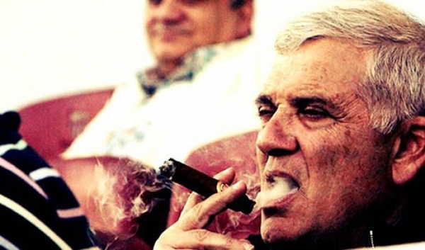 &Mu;&Iota;&Alpha; &Tau;&Omicron;&Upsilon; &Kappa;&Lambda;&Epsilon;&Phi;&Tau;&Eta;, &Delta;&Upsilon;&Omicron; &Tau;&Omicron;&Upsilon; &Kappa;&Lambda;&Epsilon;&Phi;&Tau;&Eta;, &Tau;&Rho;&Epsilon;&Iota;&Sigma; &Kappa;&Alpha;&Iota; &Eta; &Kappa;&Alpha;&Kappa;&Eta; &Tau;&Omicron;&Upsilon; &Mu;&Epsilon;&Rho;&Alpha;&hellip;