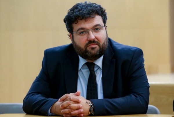 &Eta; &laquo;&Pi;&Epsilon;&Rho;&Iota;&Pi;&Tau;&Omega;&Sigma;&Eta; &Beta;&Alpha;&Sigma;&Iota;&Lambda;&Epsilon;&Iota;&Alpha;&Delta;&Eta;&raquo; &Kappa;&Alpha;&Iota; &Tau;&Alpha; &Alpha;&Nu;&Tau;&Iota;&Sigma;&Upsilon;&Nu;&Tau;&Alpha;&Gamma;&Mu;&Alpha;&Tau;&Iota;&Kappa;&Alpha; &Delta;&Iota;&Omicron;&Iota;&Kappa;&Eta;&Tau;&Iota;&Kappa;&Alpha; &Mu;&Epsilon;&Tau;&Rho;&Alpha; (&Alpha;&Sigma;&Chi;&Epsilon;&Tau;&Alpha; &Epsilon;&Pi;&Iota;&Kappa;&Iota;&Nu;&Delta;&Upsilon;&Nu;&Omicron;&Sigma; &lsquo;&Eta; &Alpha;&Pi;&Lambda;&Alpha; &laquo;&Upsilon;&Pi;&Omicron;&Psi;&Eta;&Phi;&Iota;&Omicron;&Sigma; &Beta;&Omicron;&Upsilon;&Lambda;&Epsilon;&Upsilon;&Tau;&Eta;&Sigma; &Pi;&Epsilon;&Iota;&Rho;&Alpha;&Iota;&Alpha; &Mu;&Epsilon; &Tau;&Omicron;&Nu; &Sigma;&Upsilon;.&Rho;&Iota;&Zeta;.&Alpha;.&raquo;;)