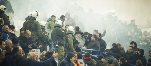 &Pi;&Epsilon;&Rho;&Iota; &Tau;&Eta;&Sigma; &laquo;&Alpha;&Theta;&Lambda;&Eta;&Tau;&Iota;&Kappa;&Eta;&Sigma; &Beta;&Iota;&Alpha;&Sigma;&raquo; (&Alpha;&Lambda;&Lambda;&Alpha; &Lambda;&Omicron;&Gamma;&Iota;&Alpha; &Nu;&rsquo; &Alpha;&Gamma;&Alpha;&Pi;&Iota;&Omicron;&Mu;&Alpha;&Sigma;&Tau;&Epsilon;)