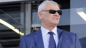 &Upsilon;&Pi;&Omicron; &Tau;&Omicron; &Kappa;&Rho;&Alpha;&Tau;&Omicron;&Sigma; &Tau;&Omicron;&Upsilon; &Phi;&Omicron;&Beta;&Omicron;&Upsilon; (&laquo;&Kappa;&Alpha;&Lambda;&Alpha; &Alpha;&Upsilon;&Tau;&Omicron;&Iota; &Delta;&Epsilon;&Nu; &Phi;&Omicron;&Beta;&Omicron;&Upsilon;&Nu;&Tau;&Alpha;&Iota;;&raquo;)