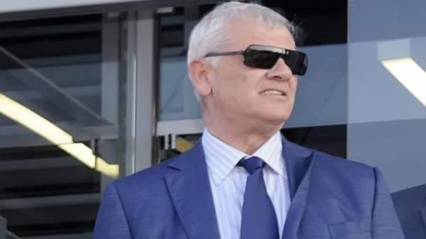 &Upsilon;&Pi;&Omicron; &Tau;&Omicron; &Kappa;&Rho;&Alpha;&Tau;&Omicron;&Sigma; &Tau;&Omicron;&Upsilon; &Phi;&Omicron;&Beta;&Omicron;&Upsilon; (&laquo;&Kappa;&Alpha;&Lambda;&Alpha; &Alpha;&Upsilon;&Tau;&Omicron;&Iota; &Delta;&Epsilon;&Nu; &Phi;&Omicron;&Beta;&Omicron;&Upsilon;&Nu;&Tau;&Alpha;&Iota;;&raquo;)