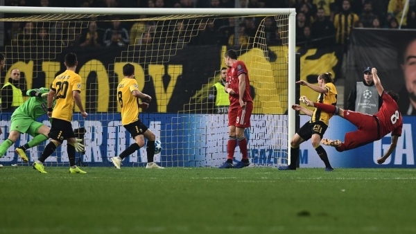 &Omicron;&Iota; &laquo;&Pi;&Omicron;&Upsilon;&Theta;&Epsilon;&Nu;&Alpha;&Delta;&Epsilon;&Sigma;&raquo; &Sigma;&Chi;&Omicron;&Lambda;&Iota;&Alpha;&Zeta;&Omicron;&Upsilon;&Nu; &Tau;&Omicron;&Nu; &Alpha;&Gamma;&Omega;&Nu;&Alpha; &Mu;&Epsilon; &Tau;&Eta;&Nu; &Mu;&Pi;&Alpha;&Gamma;&Epsilon;&Rho;&Nu; (&Alpha;&Nu; &Epsilon;&Delta;&Omega; &Kappa;&Alpha;&Iota; &Delta;&Upsilon;&Omicron; &Chi;&Rho;&Omicron;&Nu;&Iota;&Alpha; &Kappa;&Alpha;&Pi;&Omicron;&Iota;&Omicron;&Iota; &Epsilon;&Kappa;&Alpha;&Nu;&Alpha;&Nu; &Tau;&Eta;&Nu; &Delta;&Omicron;&Upsilon;&Lambda;&Epsilon;&Iota;&Alpha; &Tau;&Omicron;&Upsilon;&Sigma; &Tau;&Alpha; &Pi;&Rho;&Alpha;&Gamma;&Mu;&Alpha;&Tau;&Alpha; &Theta;&Alpha; &Eta;&Tau;&Alpha;&Nu; &Delta;&Iota;&Alpha;&Phi;&Omicron;&Rho;&Epsilon;&Tau;&Iota;&Kappa;&Alpha;)