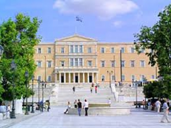 &Sigma;&Chi;&Epsilon;&Tau;&Iota;&Kappa;&Alpha; &Mu;&Epsilon; &Tau;&Omicron; &Nu;&Epsilon;&Omicron; &Pi;&Omicron;&Lambda;&Iota;&Tau;&Iota;&Kappa;&Omicron; &Sigma;&Kappa;&Eta;&Nu;&Iota;&Kappa;&Omicron;: &Omicron;&Upsilon;&Kappa; &Epsilon;&Nu; &Tau;&Omega; &Pi;&Omicron;&Lambda;&Lambda;&Omega; &Tau;&Omicron; &Epsilon;&Upsilon; &Alpha;&Lambda;&Lambda;&Alpha; &Epsilon;&Nu; &Tau;&Omega; &Epsilon;&Upsilon; &Tau;&Omicron; &Pi;&Omicron;&Lambda;&Upsilon;.