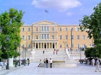&Sigma;&Chi;&Epsilon;&Tau;&Iota;&Kappa;&Alpha; &Mu;&Epsilon; &Tau;&Omicron; &Nu;&Epsilon;&Omicron; &Pi;&Omicron;&Lambda;&Iota;&Tau;&Iota;&Kappa;&Omicron; &Sigma;&Kappa;&Eta;&Nu;&Iota;&Kappa;&Omicron;: &Omicron;&Upsilon;&Kappa; &Epsilon;&Nu; &Tau;&Omega; &Pi;&Omicron;&Lambda;&Lambda;&Omega; &Tau;&Omicron; &Epsilon;&Upsilon; &Alpha;&Lambda;&Lambda;&Alpha; &Epsilon;&Nu; &Tau;&Omega; &Epsilon;&Upsilon; &Tau;&Omicron; &Pi;&Omicron;&Lambda;&Upsilon;.