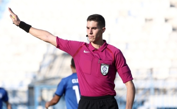 &Upsilon;&Pi;&Alpha;&Rho;&Chi;&Epsilon;&Iota; &laquo;&Sigma;&Upsilon;&Sigma;&Tau;&Eta;&Mu;&Alpha;&raquo; &Sigma;&Tau;&Eta;&Nu; &Delta;&Iota;&Alpha;&Iota;&Tau;&Eta;&Sigma;&Iota;&Alpha;; (&Kappa;&Alpha;&Iota; &Pi;&Omicron;&Iota;&Omicron;&Sigma; &Tau;&Omicron; &Epsilon;&Lambda;&Epsilon;&Gamma;&Chi;&Epsilon;&Iota;;)