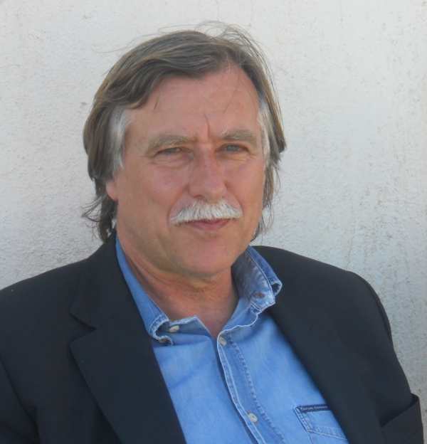 &Pi;&Omicron;&Delta;&Omicron;&Sigma;&Phi;&Alpha;&Iota;&Rho;&Omicron;, &Omicron; &Mu;&Epsilon;&Gamma;&Alpha;&Lambda;&Omicron;&Sigma; &Alpha;&Sigma;&Theta;&Epsilon;&Nu;&Eta;&Sigma; (&Mu;&Iota;&Alpha; &Epsilon;&Pi;&Iota;&Sigma;&Tau;&Omicron;&Lambda;&Eta; &Tau;&Omicron;&Upsilon; &Nu;&Iota;&Kappa;&Omicron;&Upsilon; &Mu;&Alpha;&Lambda;&Lambda;&Iota;&Alpha;&Rho;&Eta;)