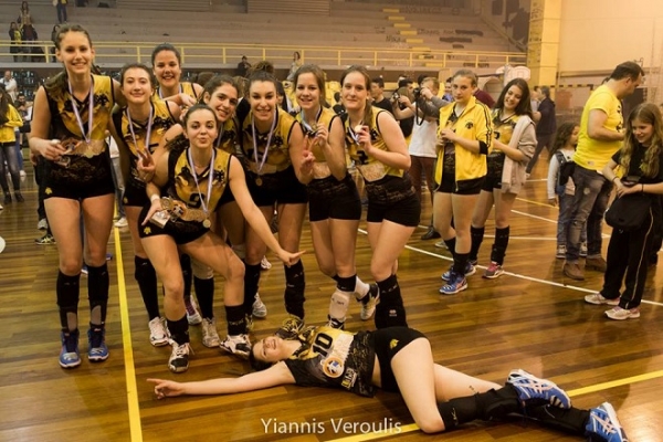 &laquo;&Sigma;&Tau;&Eta; &Zeta;&Omega;&Eta; &Mu;&Pi;&Omicron;&Rho;&Epsilon;&Iota; &Nu;&Alpha; &Pi;&Epsilon;&Sigma;&Epsilon;&Iota;&Sigma; &Epsilon;&Pi;&Iota;&Beta;&Alpha;&Lambda;&Lambda;&Epsilon;&Tau;&Alpha;&Iota; &Nu;&Alpha; &Sigma;&Eta;&Kappa;&Omega;&Theta;&Epsilon;&Iota;&Sigma;&raquo; (&Mu;&Epsilon; &Alpha;&Phi;&Omicron;&Rho;&Mu;&Eta; &Tau;&Omicron;&Nu; &Upsilon;&Pi;&Omicron;&Beta;&Iota;&Beta;&Alpha;&Sigma;&Mu;&Omicron; &Tau;&Omicron;&Upsilon; &Gamma;&Upsilon;&Nu;&Alpha;&Iota;&Kappa;&Epsilon;&Iota;&Omicron;&Upsilon; &Beta;&Omicron;&Lambda;&Lambda;&Epsilon;Ϋ)