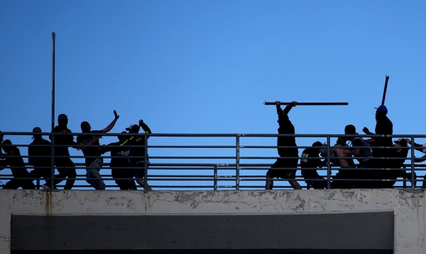 &Omicron;&Iota; &laquo;&Pi;&Omicron;&Upsilon;&Theta;&Epsilon;&Nu;&Alpha;&Delta;&Epsilon;&Sigma;&raquo; &Sigma;&Chi;&Omicron;&Lambda;&Iota;&Alpha;&Zeta;&Omicron;&Upsilon;&Nu; &Omicron;&Sigma;&Alpha; &Gamma;&Rho;&Alpha;&Phi;&Tau;&Eta;&Kappa;&Alpha;&Nu; &Mu;&Epsilon;&Tau;&Alpha; &Tau;&Omicron;&Nu; &Tau;&Epsilon;&Lambda;&Iota;&Kappa;&Omicron; (&Rho;&Omega;&Tau;&Alpha;&Nu;&Epsilon; &Pi;&Rho;&Omicron;&Beta;&Omicron;&Kappa;&Alpha;&Tau;&Omicron;&Rho;&Iota;&Kappa;&Alpha; &Tau;&Omicron;&Nu; &laquo;&Delta;&Iota;&Omicron;&Iota;&Kappa;&Eta;&Tau;&Iota;&Kappa;&Omicron; &Eta;&Gamma;&Epsilon;&Tau;&Eta;&raquo; &Kappa;&Alpha;&Iota; &Kappa;&Alpha;&Tau;&Alpha;&Theta;&Epsilon;&Tau;&Omicron;&Upsilon;&Nu; &Pi;&Rho;&Omicron;&Tau;&Alpha;&Sigma;&Eta; &Gamma;&Iota;&Alpha; &Tau;&Omicron;&Upsilon; &Chi;&Rho;&Omicron;&Nu;&Omicron;&Upsilon;)