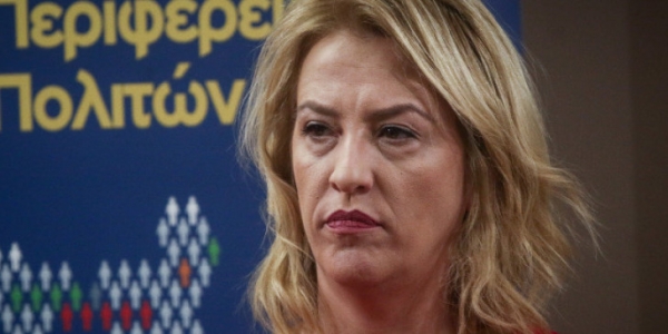 &Kappa;&Rho;&Iota;&Mu;&Alpha; &Rho;&Epsilon;&Nu;&Alpha; &Pi;&Omicron;&Upsilon; &Sigma;&Epsilon; &Upsilon;&Pi;&Omicron;&Lambda;&Eta;&Pi;&Tau;&Omicron;&Tau;&Alpha;&Nu; &Omicron; &Mu;&Epsilon;&Lambda;&Iota;&Sigma;&Sigma;&Alpha;&Nu;&Iota;&Delta;&Eta;&Sigma; (&Pi;&Omega;&Sigma; &Mu;&Iota;&Alpha; &Pi;&Rho;&Omega;&Eta;&Nu; &laquo;&Sigma;&Upsilon;&Mu;&Mu;&Alpha;&Chi;&Omicron;&Sigma;&raquo; &Epsilon;&Gamma;&Iota;&Nu;&Epsilon; &laquo;&Epsilon;&Chi;&Theta;&Rho;&Omicron;&Sigma;&raquo;)