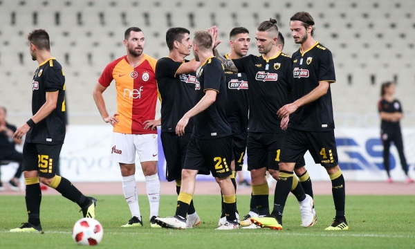 &Omicron;&Iota; &laquo;&Pi;&Omicron;&Upsilon;&Theta;&Epsilon;&Nu;&Alpha;&Delta;&Epsilon;&Sigma;&raquo; &Sigma;&Chi;&Omicron;&Lambda;&Iota;&Alpha;&Zeta;&Omicron;&Upsilon;&Nu; &Tau;&Eta;&Nu; &Epsilon;&Pi;&Iota;&Sigma;&Eta;&Mu;&Eta; &Pi;&Rho;&Omega;&Tau;&Eta; &Tau;&Eta;&Sigma; &Omicron;&Mu;&Alpha;&Delta;&Alpha;&Sigma; (&Kappa;&Alpha;&Lambda;&Eta; &Alpha;&Lambda;&Lambda;&Alpha; &Mu;&Epsilon; &Theta;&Epsilon;&Mu;&Alpha; &Sigma;&Tau;&Alpha; &Sigma;&Tau;&Eta;&Mu;&Epsilon;&Nu;&Alpha;)