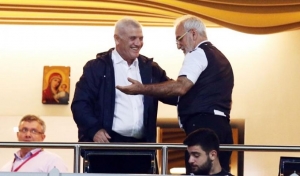 &Eta;&Tau;&Alpha;&Nu;&Epsilon; &Lambda;&Epsilon;&Epsilon;&Iota; &Delta;&Upsilon;&Omicron; &Pi;&Omicron;&Nu;&Tau;&Iota;&Omicron;&Iota; &laquo;&Epsilon;&Xi;&Upsilon;&Gamma;&Iota;&Alpha;&Nu;&Tau;&Epsilon;&Sigma;&raquo; (&Pi;&Alpha;&Rho;&Alpha;&Mu;&Upsilon;&Theta;&Iota;&Alpha; &Gamma;&Iota;&Alpha; &Mu;&Epsilon;&Gamma;&Alpha;&Lambda;&Omicron;&Upsilon;&Sigma;, &Gamma;&Iota;&Alpha;&Tau;&Iota; &Sigma;&Tau;&Omicron;&Upsilon;&Sigma; &Mu;&Iota;&Kappa;&Rho;&Omicron;&Upsilon;&Sigma; &Delta;&Epsilon;&Nu; &Pi;&Iota;&Alpha;&Nu;&Omicron;&Upsilon;&Nu;)