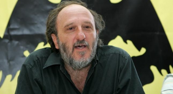 &Sigma;&Eta;&Mu;&Epsilon;&Rho;&Alpha; &Gamma;&Iota;&Omicron;&Rho;&Tau;&Alpha;&Zeta;&Epsilon;&Iota; &Eta; &Epsilon;&Lambda;&Lambda;&Alpha;&Delta;&Alpha; &Kappa;&Alpha;&Iota; &Alpha;&Upsilon;&Tau;&Omicron;&Iota; &Pi;&Omicron;&Upsilon; &Delta;&Epsilon;&Nu; &laquo;&Kappa;&Rho;&Upsilon;&Beta;&Omicron;&Nu;&Tau;&Alpha;&Iota;&raquo; (&Kappa;&Alpha;&Lambda;&Eta; &Epsilon;&Pi;&Epsilon;&Tau;&Epsilon;&Iota;&Omicron; &Mu;&Epsilon; &Tau;&Omicron;&Nu; &Delta;&Eta;&Mu;&Eta;&Tau;&Rho;&Eta;)