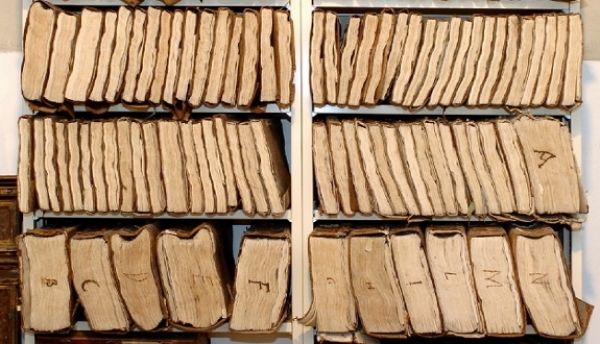 &Iota;&Sigma;&Tau;&Omicron;&Rho;&Iota;&Epsilon;&Sigma; &Alpha;&Pi;&Omicron; &Tau;&Omicron; &Alpha;&Rho;&Chi;&Epsilon;&Iota;&Omicron;: &Pi;&Omega;&Sigma; &Omicron; &Alpha;&Lambda;&Epsilon;&Xi;&Iota;&Omicron;&Upsilon; &Pi;&Rho;&Omicron;&Sigma;&Pi;&Alpha;&Theta;&Eta;&Sigma;&Epsilon; &Nu;&Alpha; &Epsilon;&Kappa;&Kappa;&Alpha;&Theta;&Alpha;&Rho;&Iota;&Sigma;&Epsilon;&Iota; &Tau;&Eta;&Nu; &Pi;&Rho;&Omega;&Eta;&Nu; &Kappa;.&Alpha;.&Epsilon;. &Alpha;.&Epsilon;.&Kappa;. (&Iota;&Sigma;&Tau;&Omicron;&Rho;&Iota;&Alpha; &Nu;. 1)