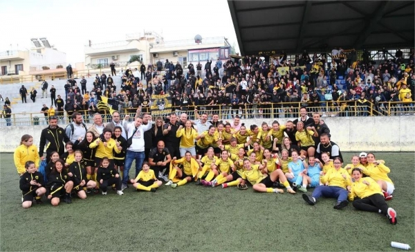 &Tau;&Omicron;&Upsilon; &Chi;&Rho;&Omicron;&Nu;&Omicron;&Upsilon; &Kappa;&Alpha;&Lambda;&Upsilon;&Tau;&Epsilon;&Rho;&Alpha; &Nu;&Alpha; &Pi;&Alpha;&Iota;&Zeta;&Omicron;&Upsilon;&Mu;&Epsilon; &Mu;&Epsilon; &Tau;&Iota;&Sigma; &Gamma;&Upsilon;&Nu;&Alpha;&Iota;&Kappa;&Epsilon;&Sigma; (&Alpha;&Pi;&Omicron;&Kappa;&Lambda;&Epsilon;&Iota;&Epsilon;&Tau;&Alpha;&Iota; &Nu;&Alpha; &Mu;&Alpha;&Sigma; &Pi;&Iota;&Kappa;&Rho;&Alpha;&Nu;&Omicron;&Upsilon;&Nu; &Pi;&Epsilon;&Rho;&Iota;&Sigma;&Sigma;&Omicron;&Tau;&Epsilon;&Rho;&Omicron;)